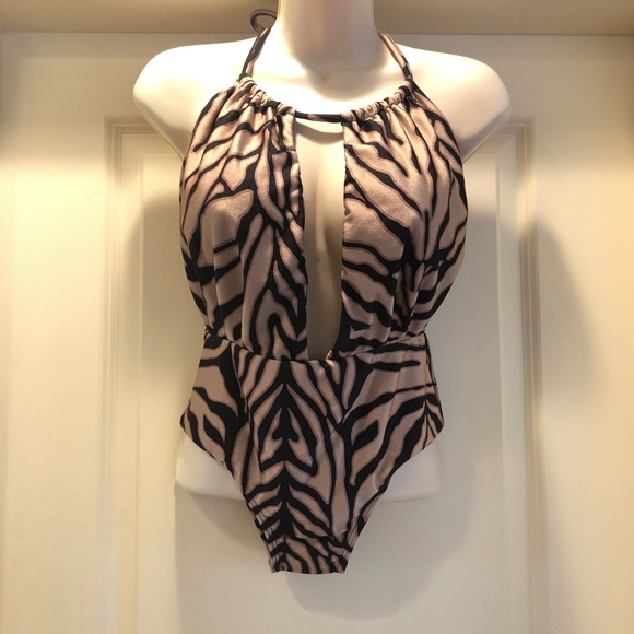 NWT Hamptons One Piece Swimsuit by Rosa Chá - Picture 4 of 8